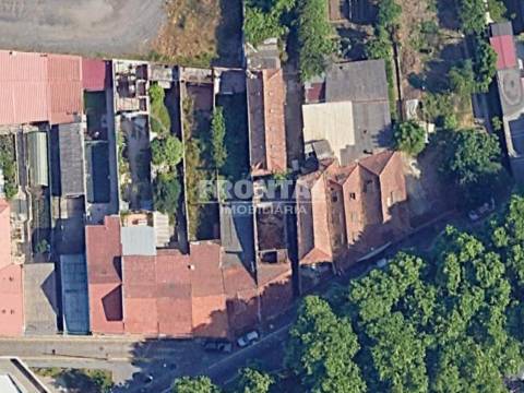 Terreno a 800m do H. S. João