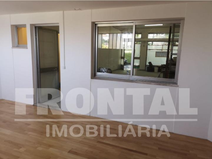 Loja com Excelente Localização no Porto | Totalmente Remodelada