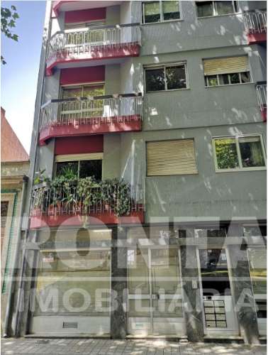 Loja com Excelente Localização no Porto | Totalmente Remodelada