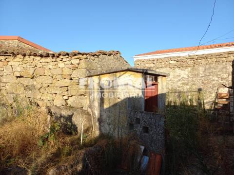 Moradia Devoluta T3 Venda em Samões,Vila Flor