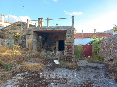 Moradia Devoluta T3 Venda em Samões,Vila Flor
