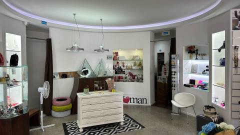 Loja junto ao Pingo Doce da Maia | Excelente oportunidade!