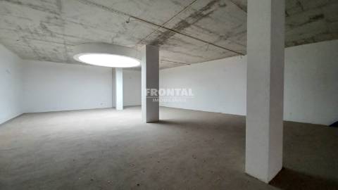 Loja / Restaurante ao Centro da Maia 306m2