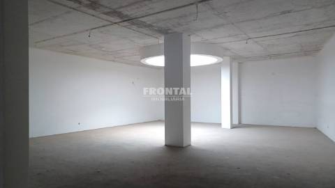 Loja / Restaurante ao Centro da Maia 306m2