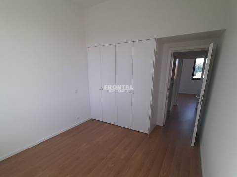 Amplo apartamento T1+1 Remodelado - Arrendamento | Francos, Ramalde, Porto