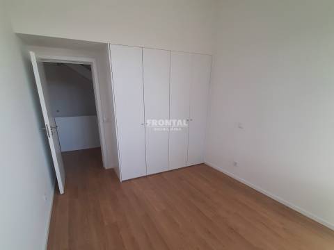 Amplo apartamento T1+1 Remodelado - Arrendamento | Francos, Ramalde, Porto