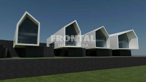 Terreno para 17 Moradias ao Rio Douro