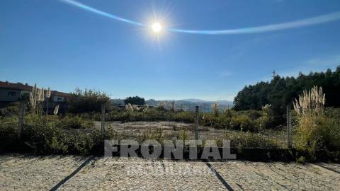 Terreno para 17 Moradias ao Rio Douro