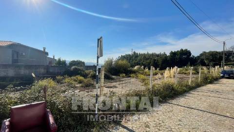 Terreno para 17 Moradias ao Rio Douro