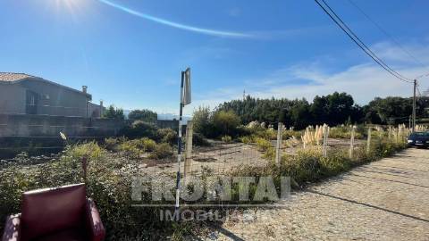 Terreno para 17 Moradias ao Rio Douro