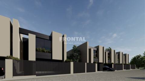 Moradia T3 Nova em São Pedro da Cova