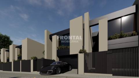 Moradia T3 Nova em São Pedro da Cova