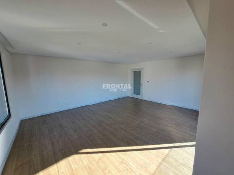 Apartamento T4 Novo na Boavista
