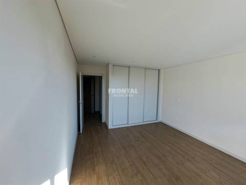 Apartamento T4 Novo na Boavista