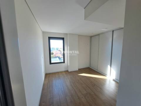 Apartamento T4 Novo na Boavista
