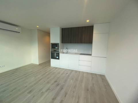 Venda de apartamento T0 novo na Baixa do Porto | Bonfim, Porto