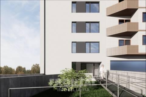 Apartamento T2+1 com Sótão + Garagem | Arca D’Água, Paranhos, Porto