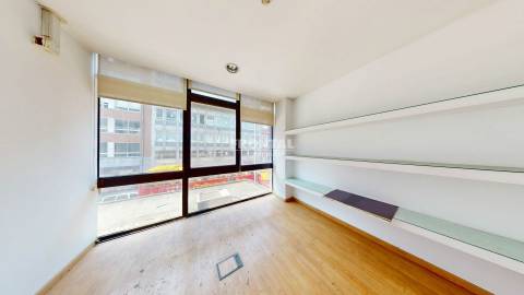 Loja junto à Praça da Batalha