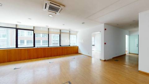 Loja junto à Praça da Batalha