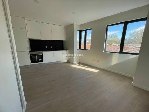 Novo Apartamento T0 ao São João