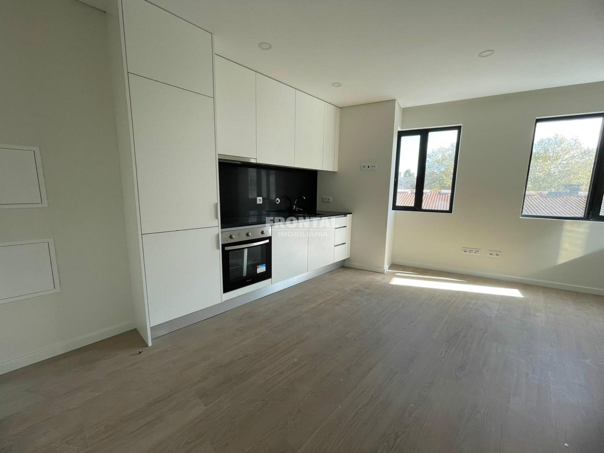 Novo Apartamento T0 ao São João