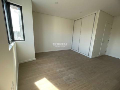 Novo Apartamento T0 ao São João