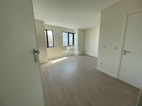 Novo Apartamento T0 ao São João