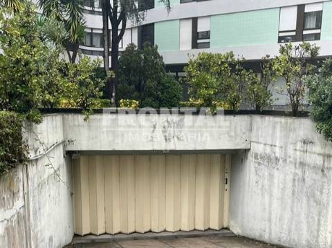 Lugar de Garagem para Venda | Polo Universitário, Hospital São João, Porto