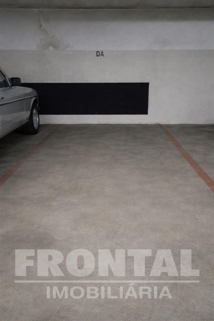 Lugar de Garagem para Venda | Polo Universitário, Hospital São João, Porto