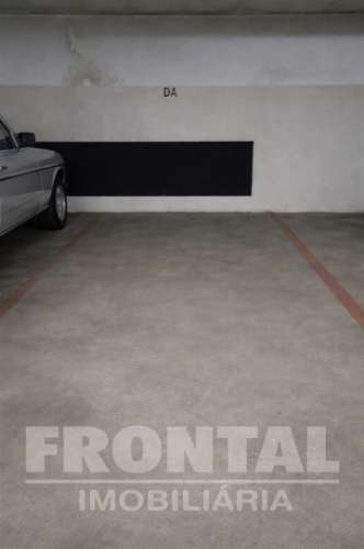 Lugar de Garagem para Venda | Polo Universitário, Hospital São João, Porto
