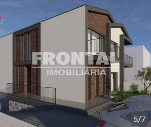 Moradia Geminada T4 Venda em Mirandela,Mirandela