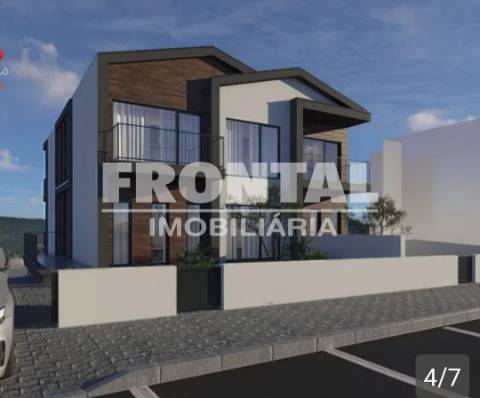 Moradia Geminada T4 Venda em Mirandela,Mirandela