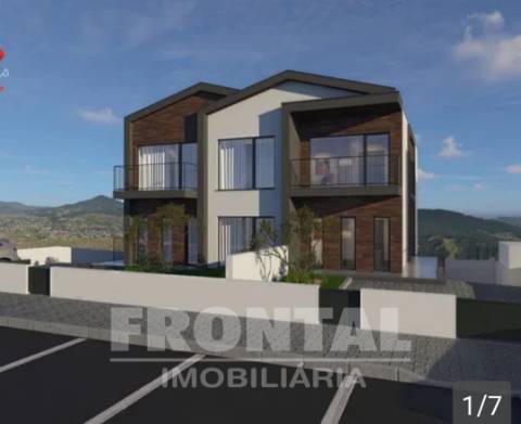 Moradia T4 Geminada - 300 m2 | Centro De Mirandela, Bragança