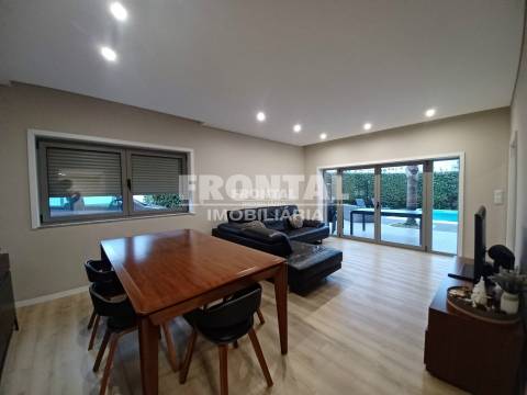 Moradia T3 c/ Piscina em Monte dos Burgos