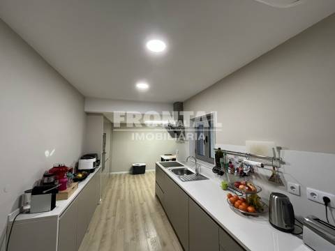 Moradia T3 c/ Piscina em Monte dos Burgos