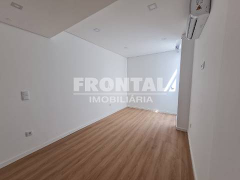 T2 com Terraço + Loja – Oportunidade 2 em 1