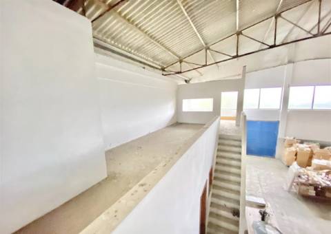 Armazém  Venda em São Pedro Fins,Maia