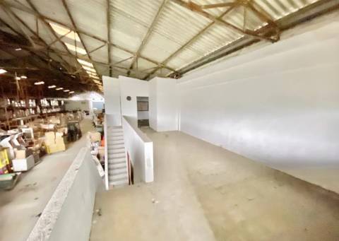 Armazém  Venda em São Pedro Fins,Maia