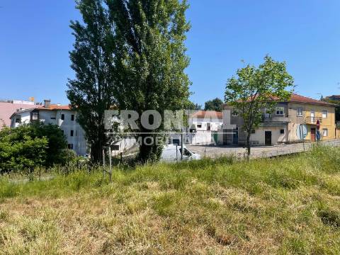 Terreno à venda – Oliveira do Douro