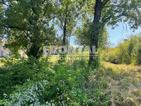 Terreno à venda – Oliveira do Douro