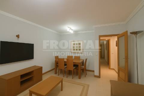 Apartamento T2 em Condomínio Fechado