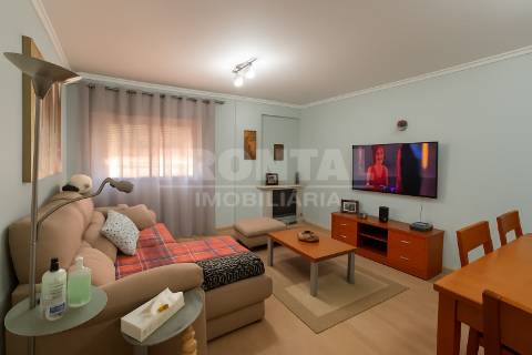 Apartamento T2 em Condomínio Fechado