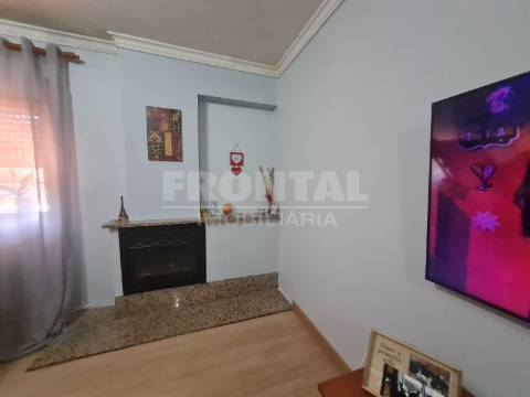 Apartamento T2 em Condomínio Fechado