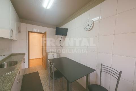 Apartamento T2 em Condomínio Fechado