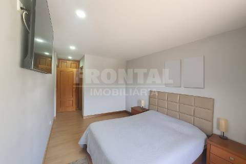 Apartamento T2 em Condomínio Fechado