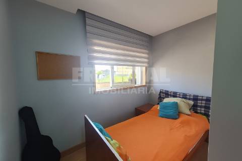 Apartamento T2 em Condomínio Fechado