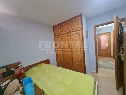 Apartamento T2 em Condomínio Fechado