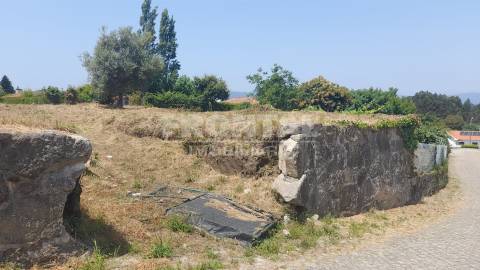 Terreno com Projeto Aprovado – 1392 m²