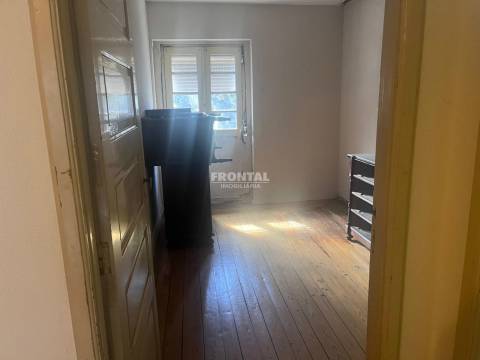 Moradia T4 com Jardim | Ramada Alta – Porto