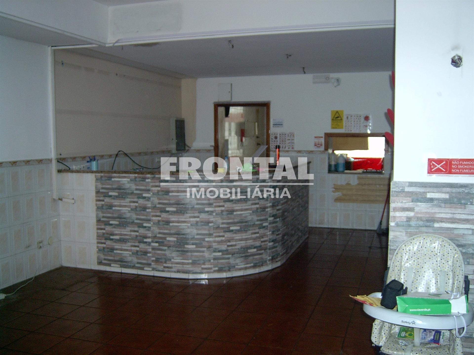 Loja para Comércio e Serviços – 147 m² &#124; Águas Santas, Maia